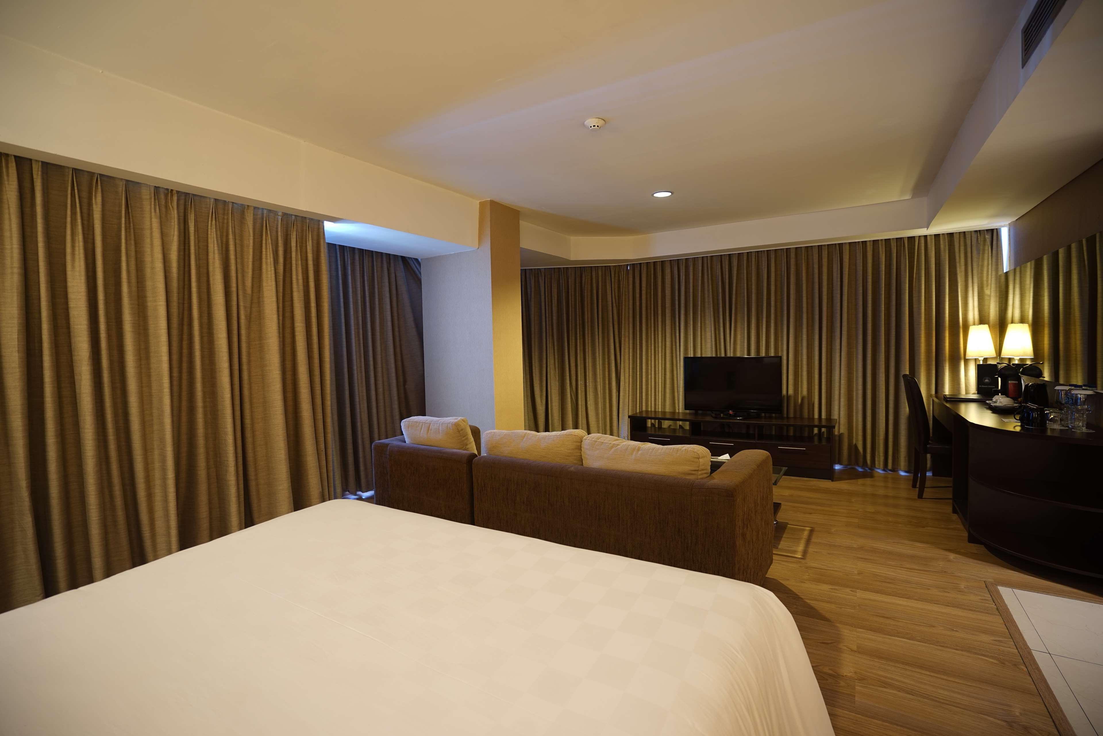 Best Western Premier The Hive Jakarta Exterior photo