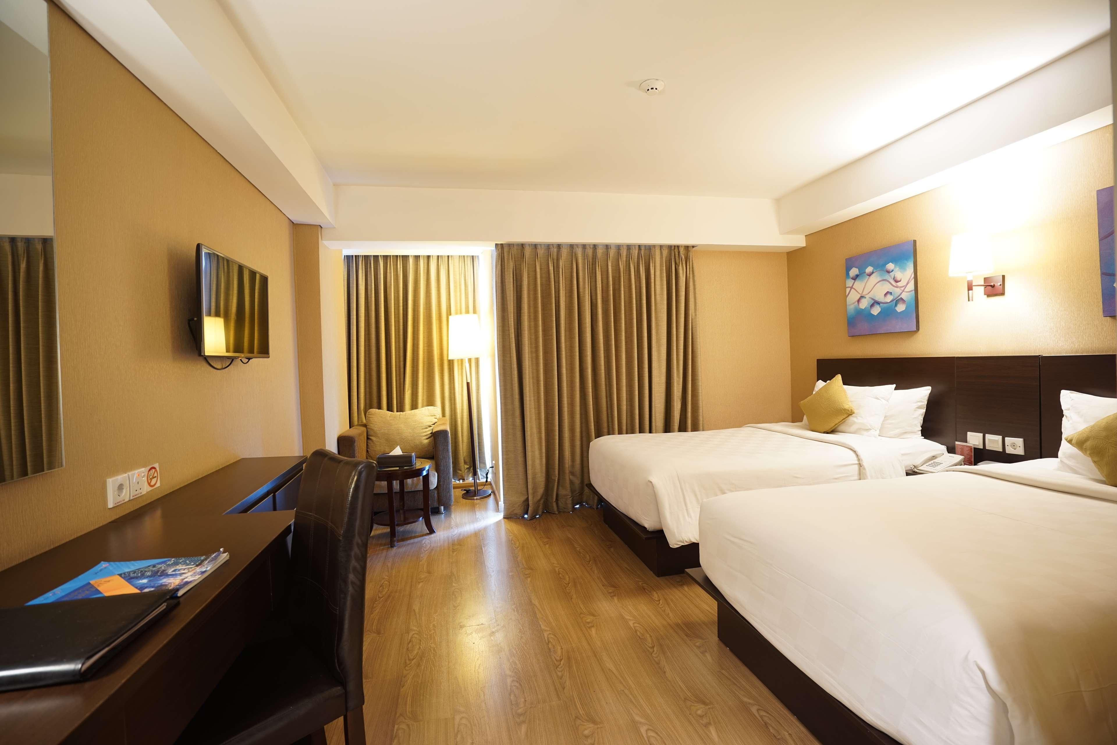 Best Western Premier The Hive Hotel Jakarta Exterior photo