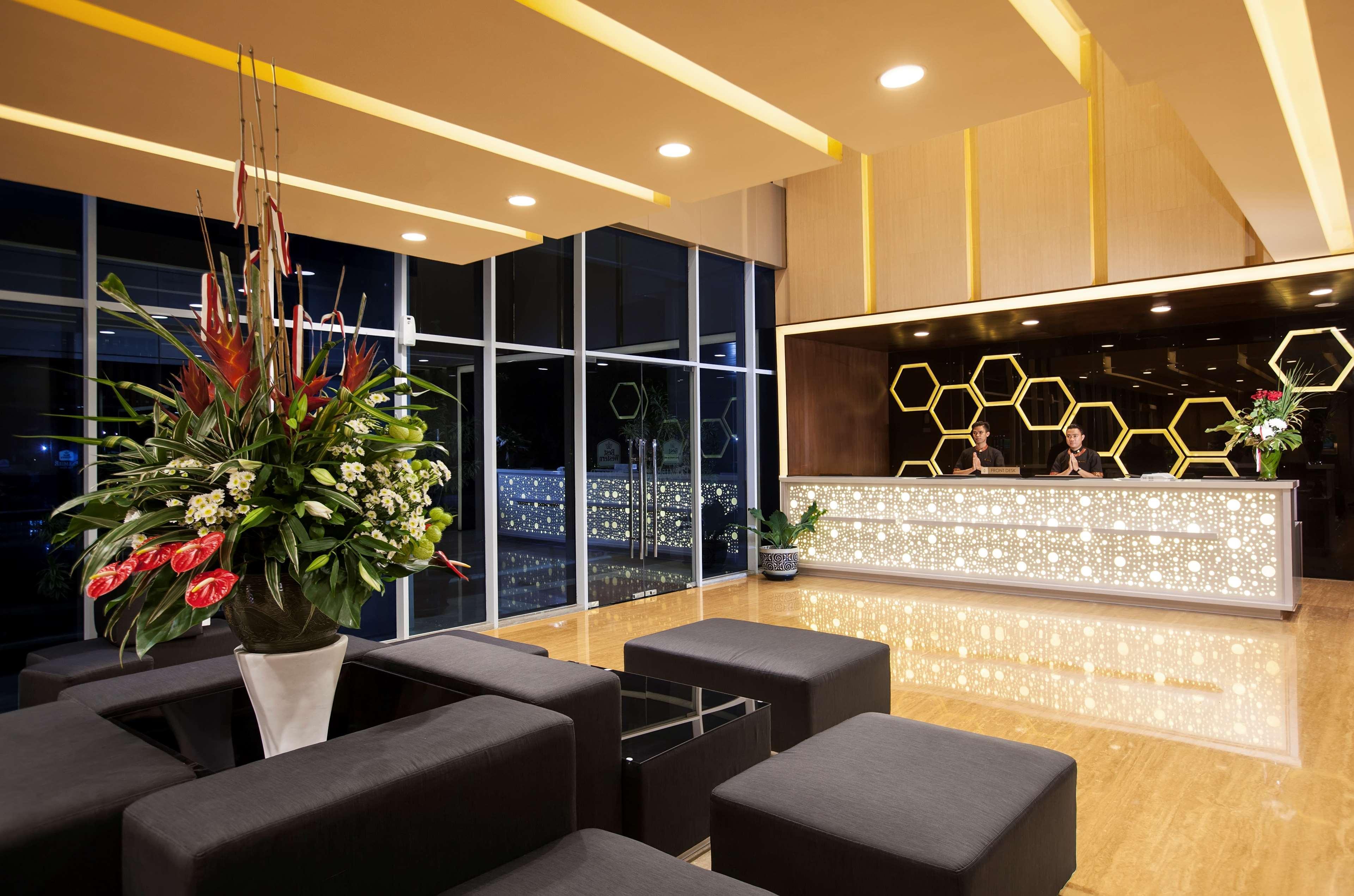 Best Western Premier The Hive Hotel Jakarta Exterior photo