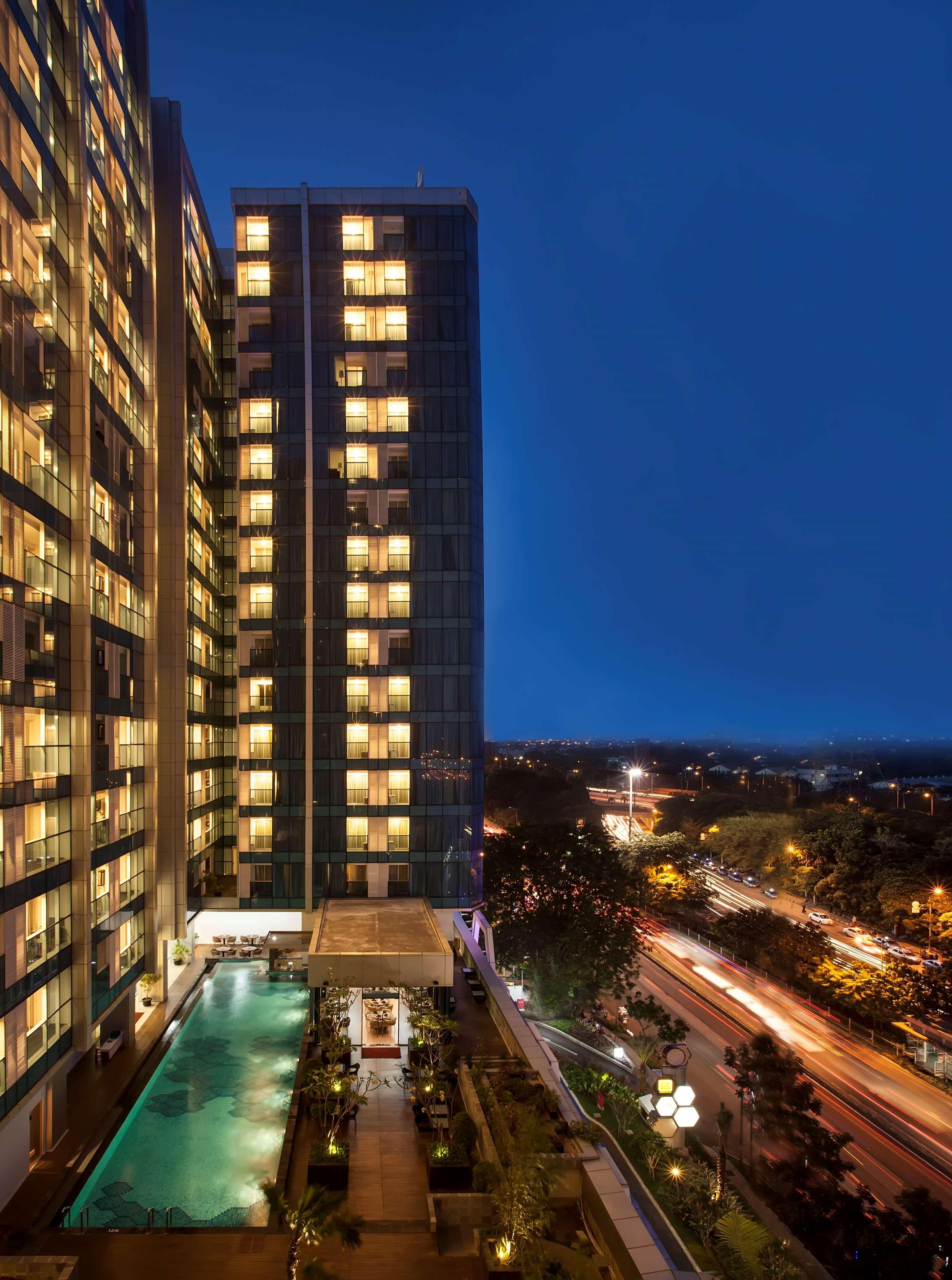 Best Western Premier The Hive Hotel Jakarta Exterior photo