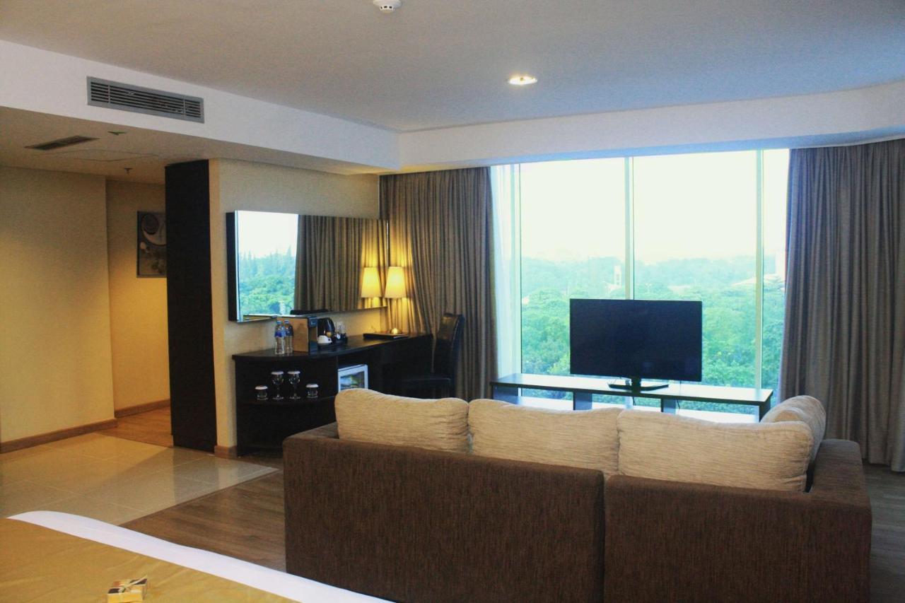 Best Western Premier The Hive Jakarta Exterior photo