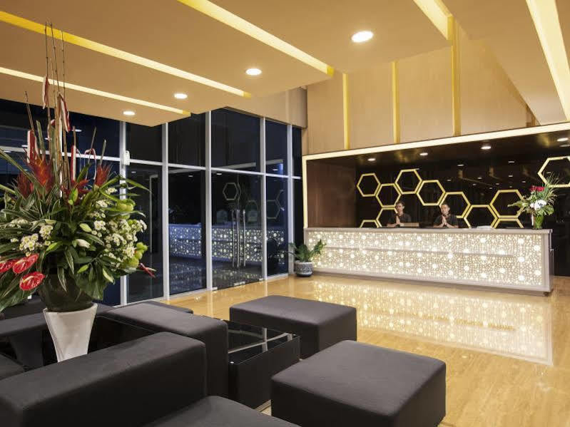 Best Western Premier The Hive Hotel Jakarta Exterior photo